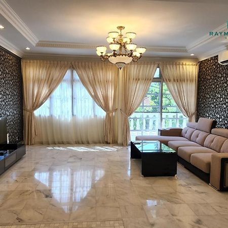 99 Kelawei Apartment George Town Exterior photo
