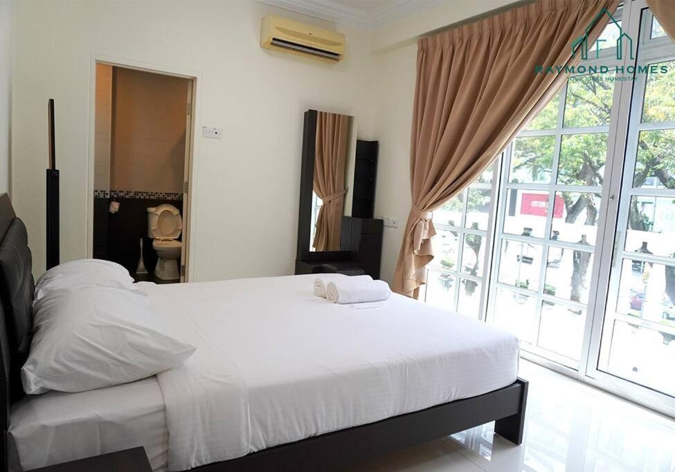 99 Kelawei Apartment George Town Exterior photo